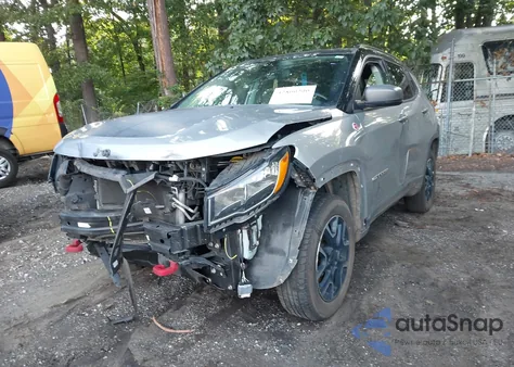 2019 Jeep Compass Trailhawk 4X4 из США, поврежденный, VIN 3C4NJDDB2KT722047